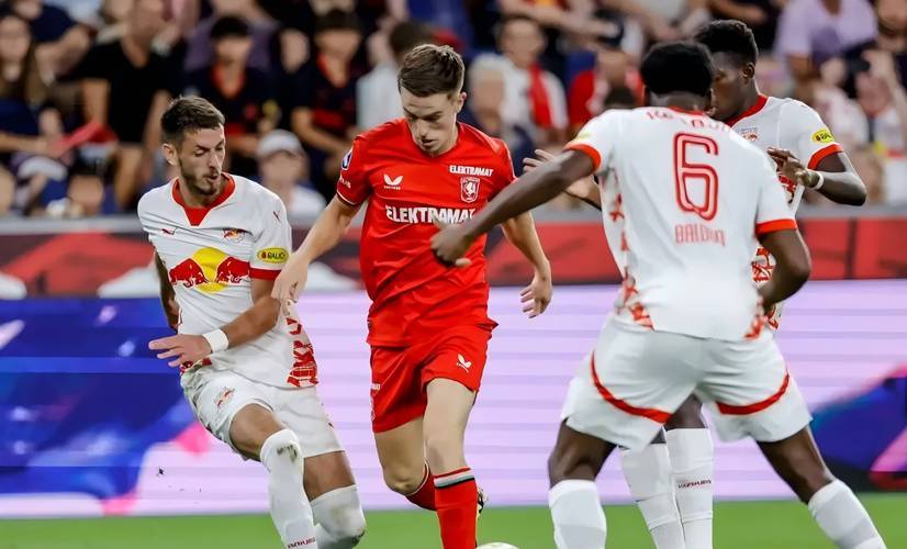 加时末段欧冠焦点战，里尔完成体检，赛场秩序良好，团队化学反应显著