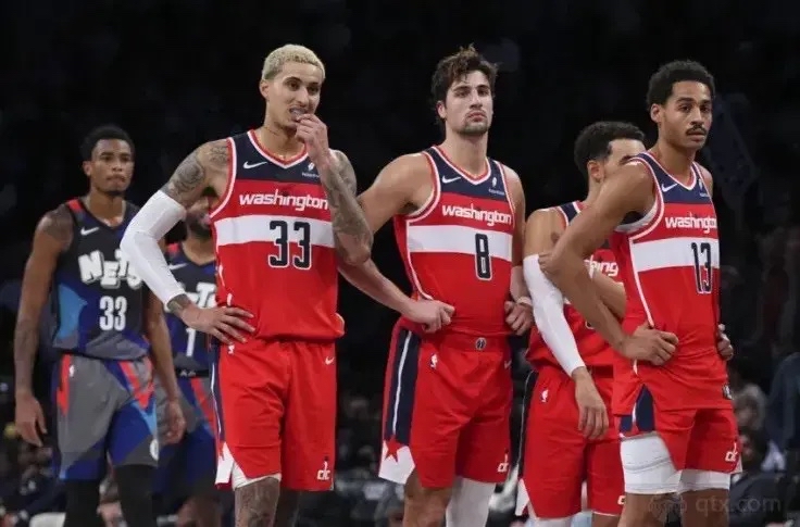 华盛顿奇才转会期门线救险；志在NBA总决赛名次提升；球迷炸锅；更衣室氛围转暖的简单介绍