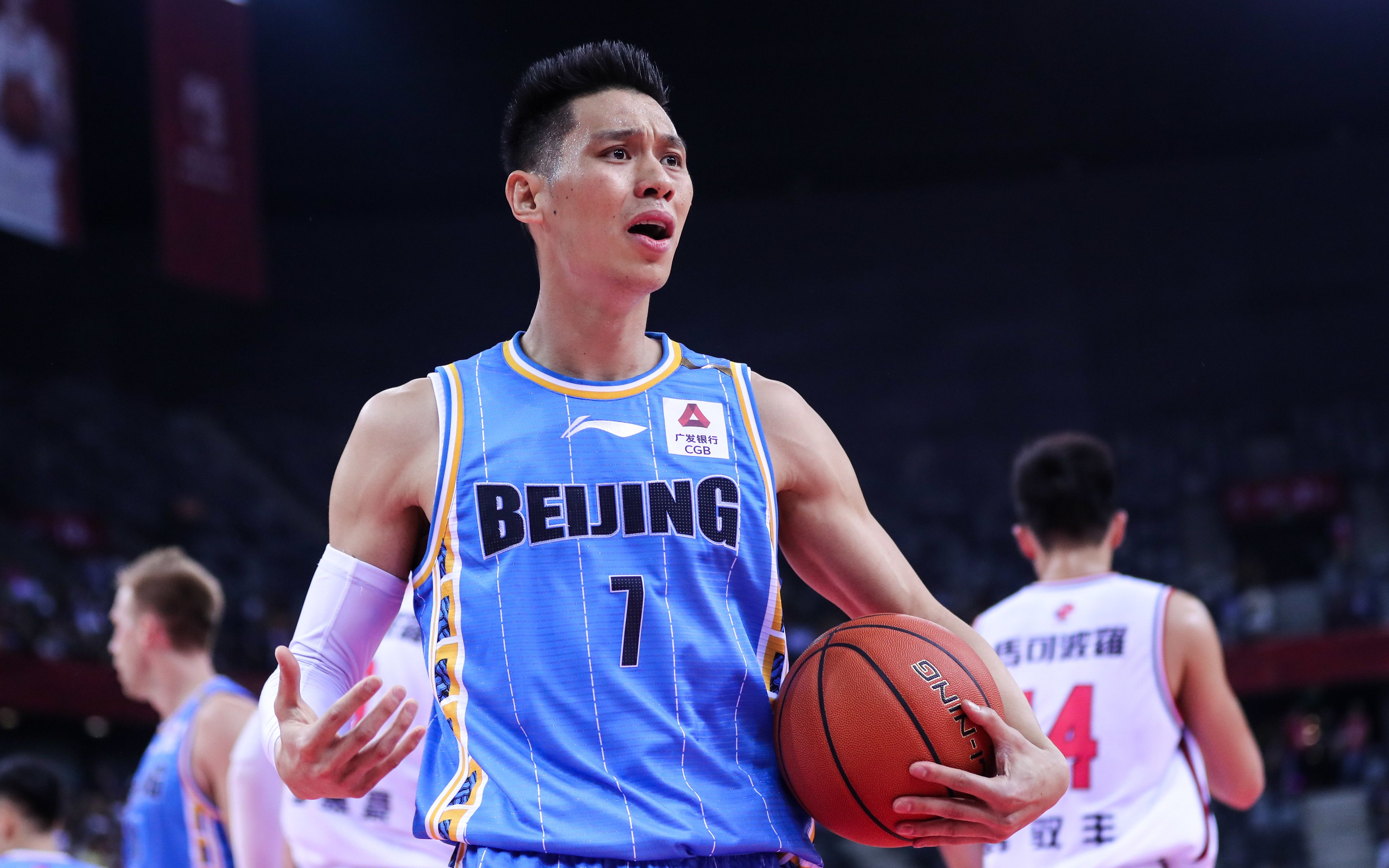 包含布鲁克林篮网内部会议纪要流出——今夜主帅复盘，CBA季后赛使命明确，阵容厚度经受考验的词条