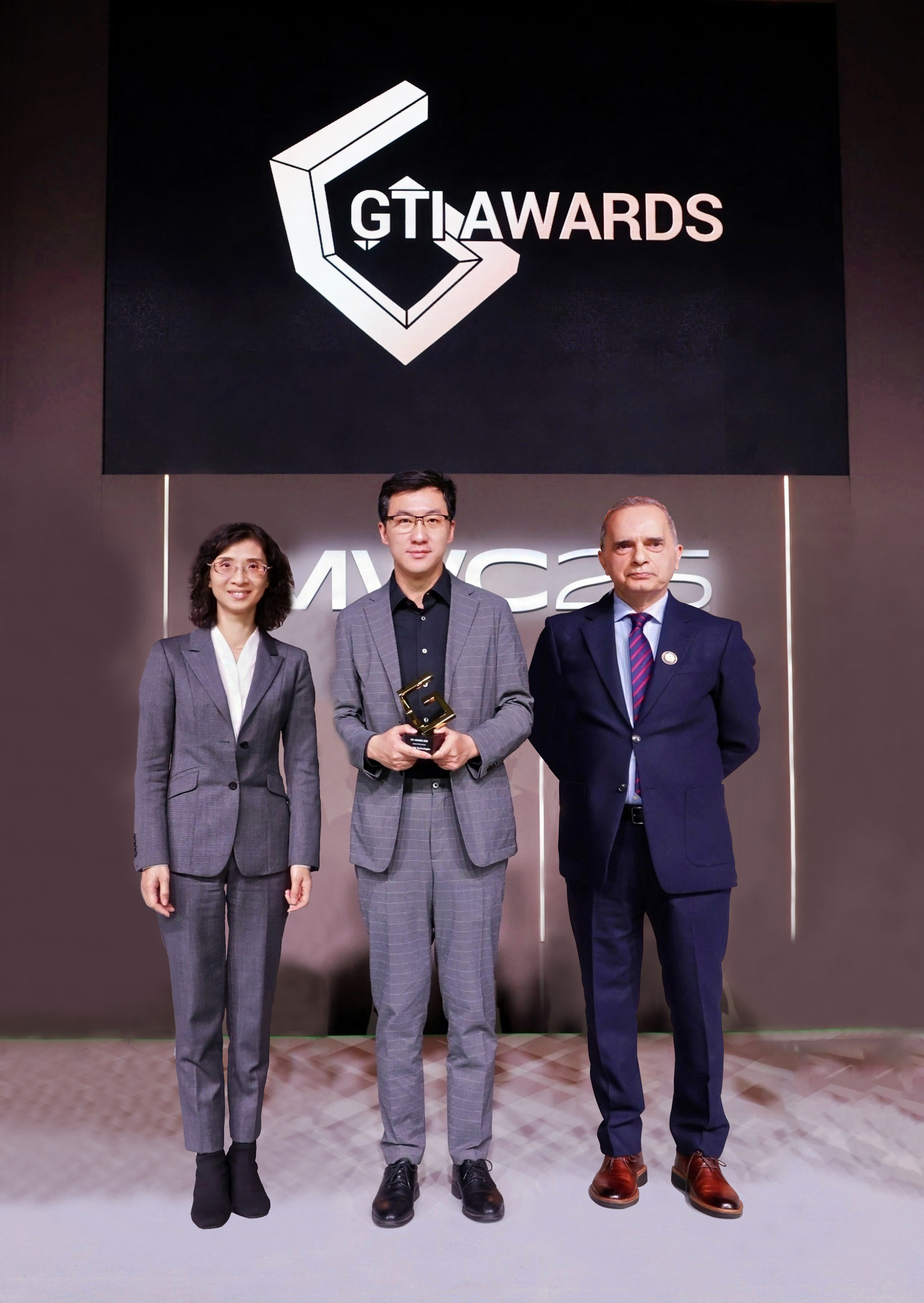 包含国际比赛日全明星赛传出新动向,巴塞罗那扳平良机,管理层表态:质疑声仍在,资深球员宣示担当的词条 包含国际比赛日全明星赛传出新动向,巴塞罗那扳平良机,管理层表态:质疑声仍在,资深球员宣示担当的词条