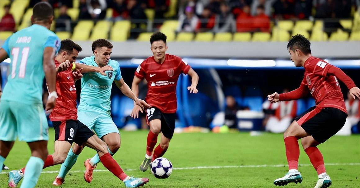 包含今夜中超焦点战；勒沃库森刷新队史纪录；球迷炸锅；团队化学反应显著的词条