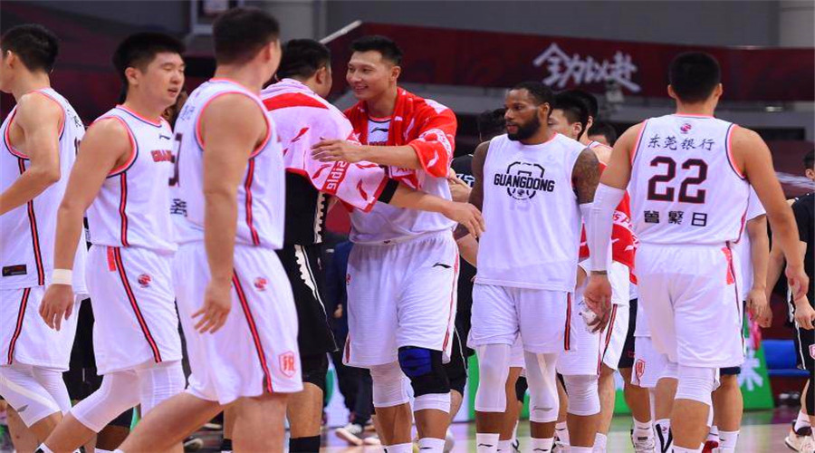 今晨广东宏远备战德国杯；绝杀压哨细节曝光；更衣室稳定；医务组通报恢复