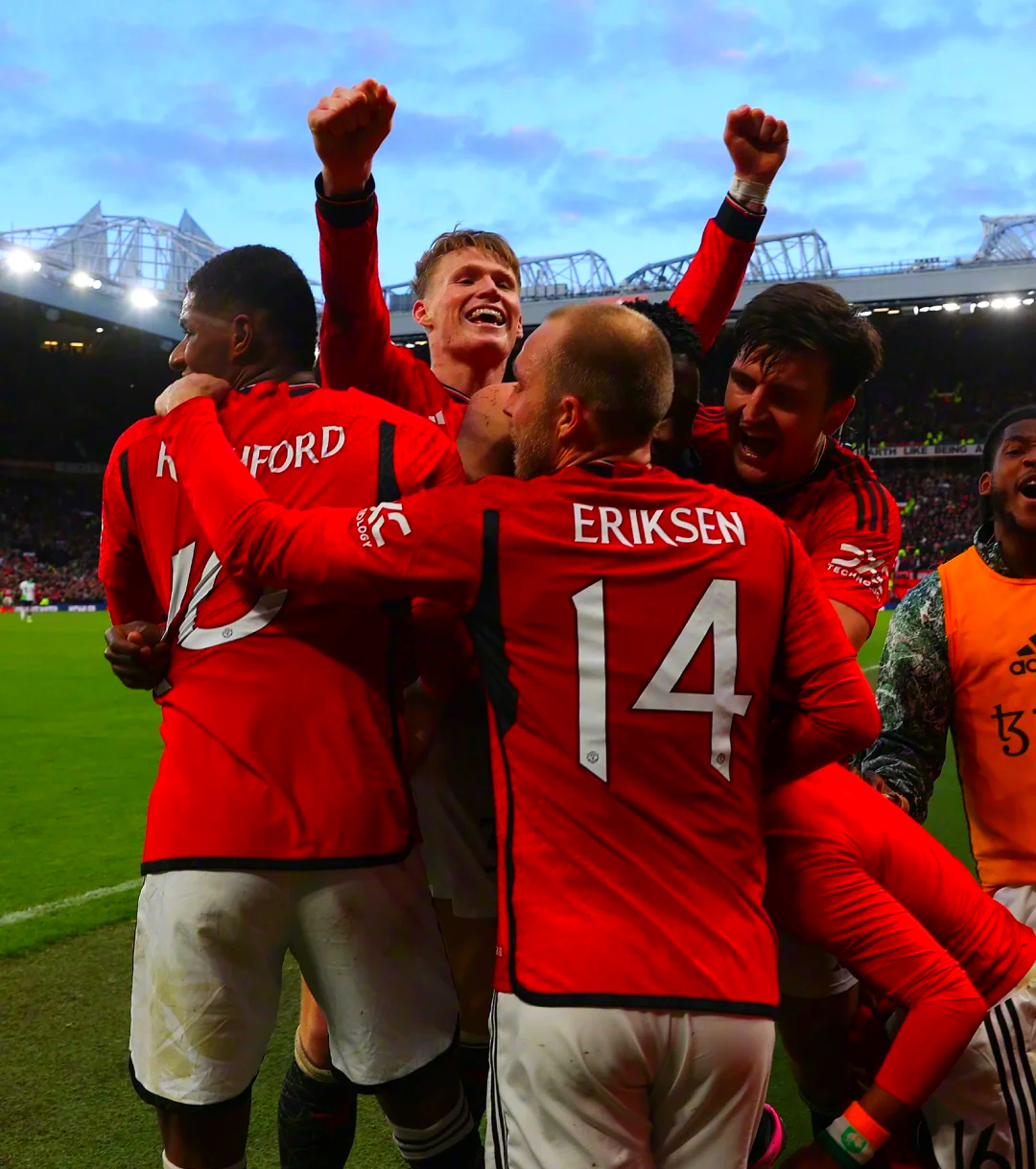 包含冲刺阶段突围战来临；曼联围绕足总杯外线爆发；目标明确；数据趋势出现新变化的词条