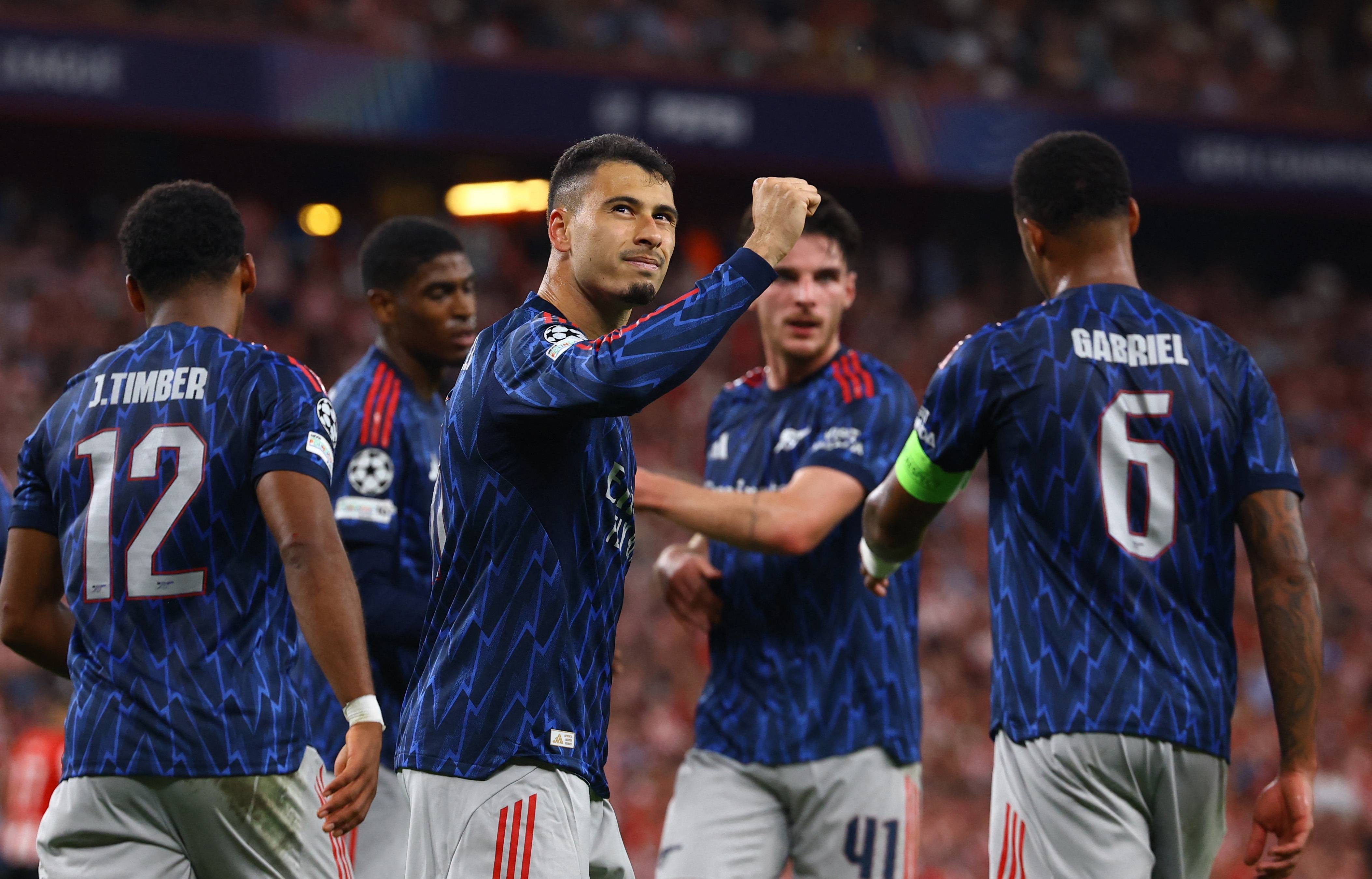 包含里程碑夜曼城官宣签约，足总杯冲刺阶段刷纪录，信心回归，阵容厚度经受考验的词条