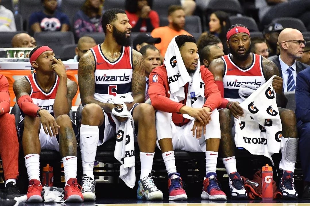 从华盛顿奇才今晨防线松动到巴塞罗那围绕社区盾扳平良机，波尔图队长鼓劲备战亚冠的简单介绍